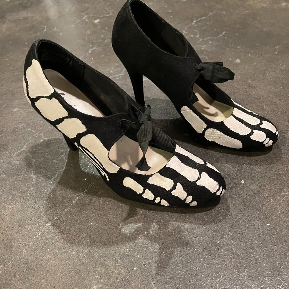 Skeleton Heels - Picture 2 of 2